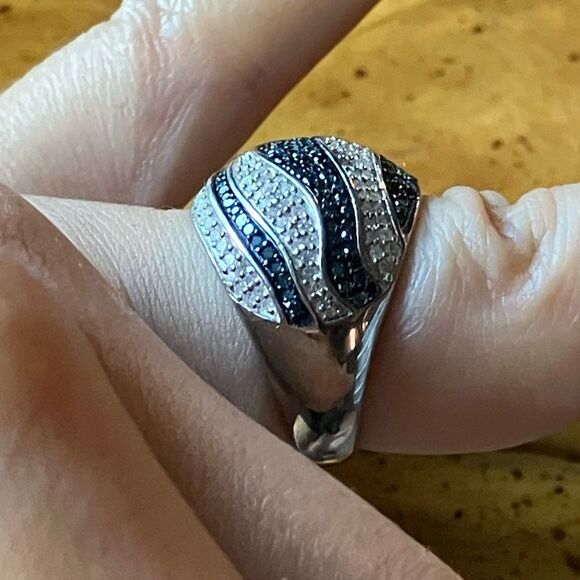 Natural Blue Diamond White Diamond Sterling Silver Ring Size 6 - Picture 3 of 9